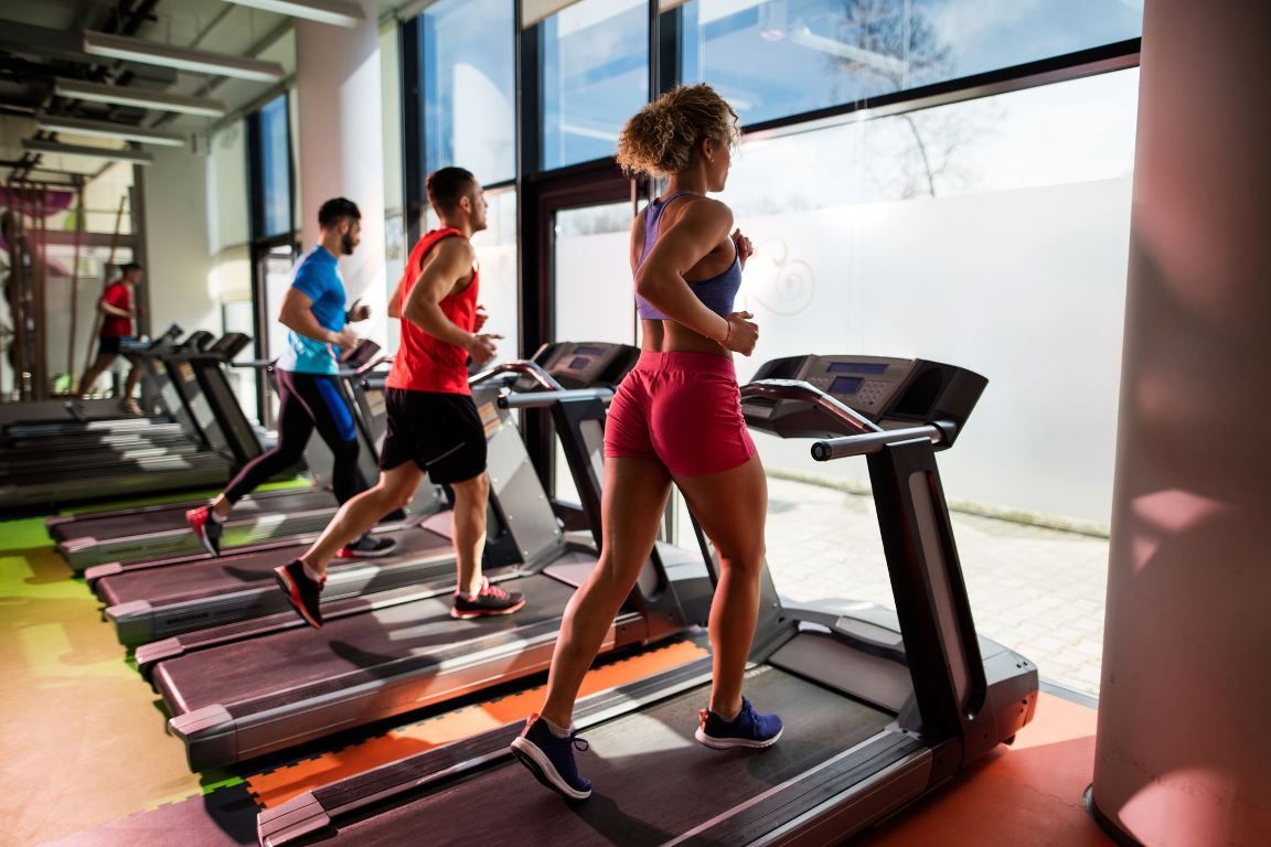 Las 3 claves para sacarle más partido a correr en la cinta