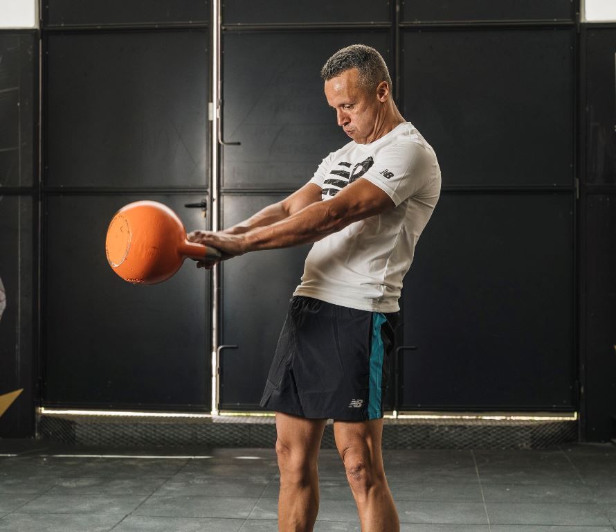¿Cuál es la mejor opción para el swing con kettlebelt?