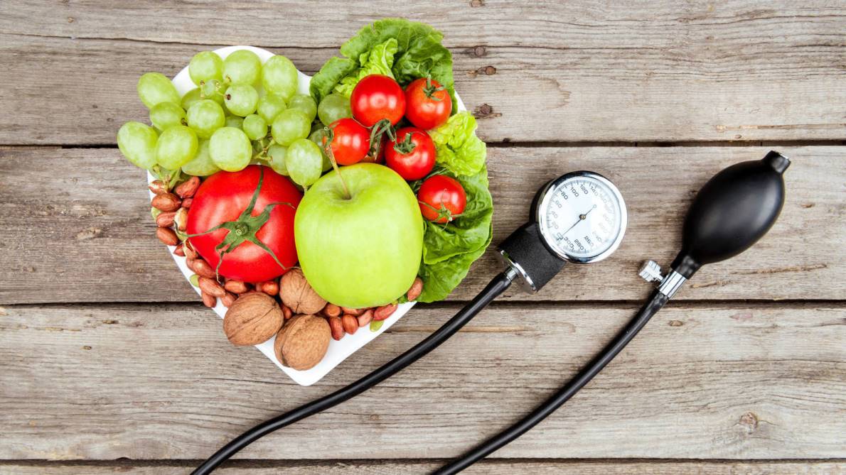 Los 8 alimentos que te ayudan a reducir la tensión arterial