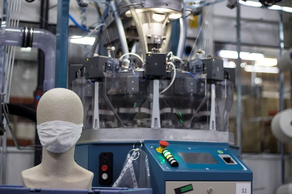 Lurbel, de fabricar nuestros calcetines o camisetas a material de uso sanitario en tiempo récord