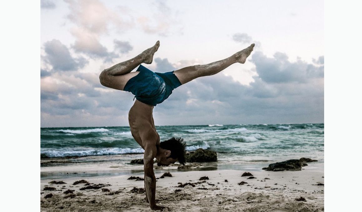 Curso online de Equilibrio de Brazos en Yoga con Simon Park en ZUY ONLINE