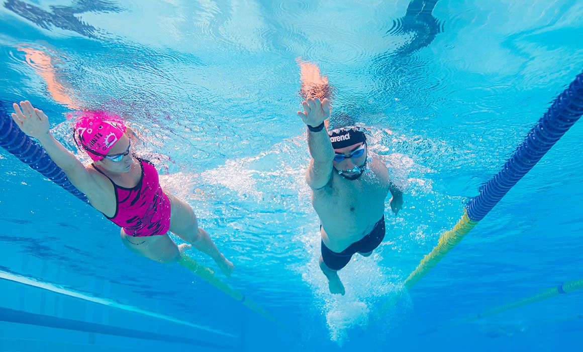 Ejercicios fundamentales de natación: las remadas