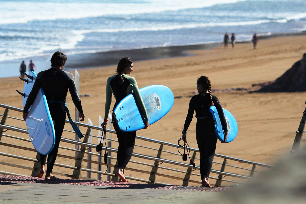 Dónde aprender surf este verano