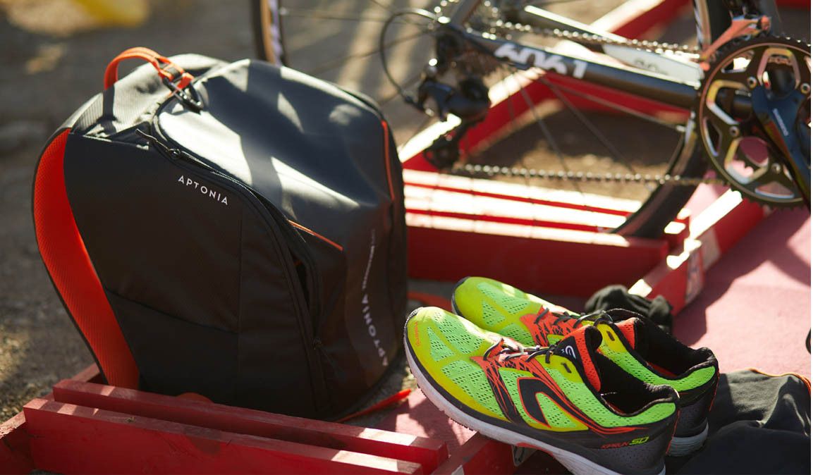 La mochila "mágica" en la que en menos de 1 minuto menos todo lo que necesitas para un triatlón...¡menos la bici!