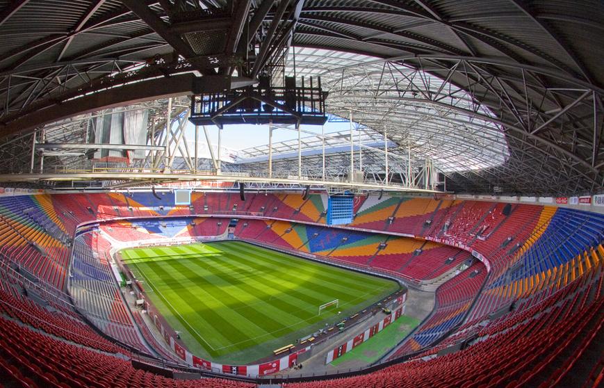 Países Bajos abrirá los estadios en septiembre...¡pero estará prohibido cantar!