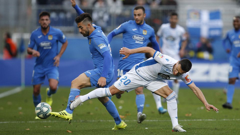 Suspendido el Deportivo - Fuenlabrada por 12 positivos en el equipo madrileño Suspendido el Deportivo - Fuenlabrada por 12 positivos en el equipo madrileño