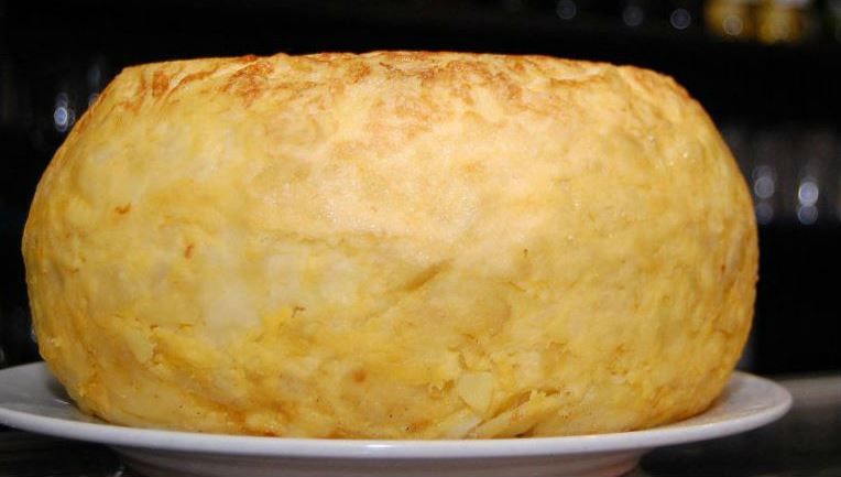 ¡Campeón olímpico de levantamiento de tortilla de patatas!