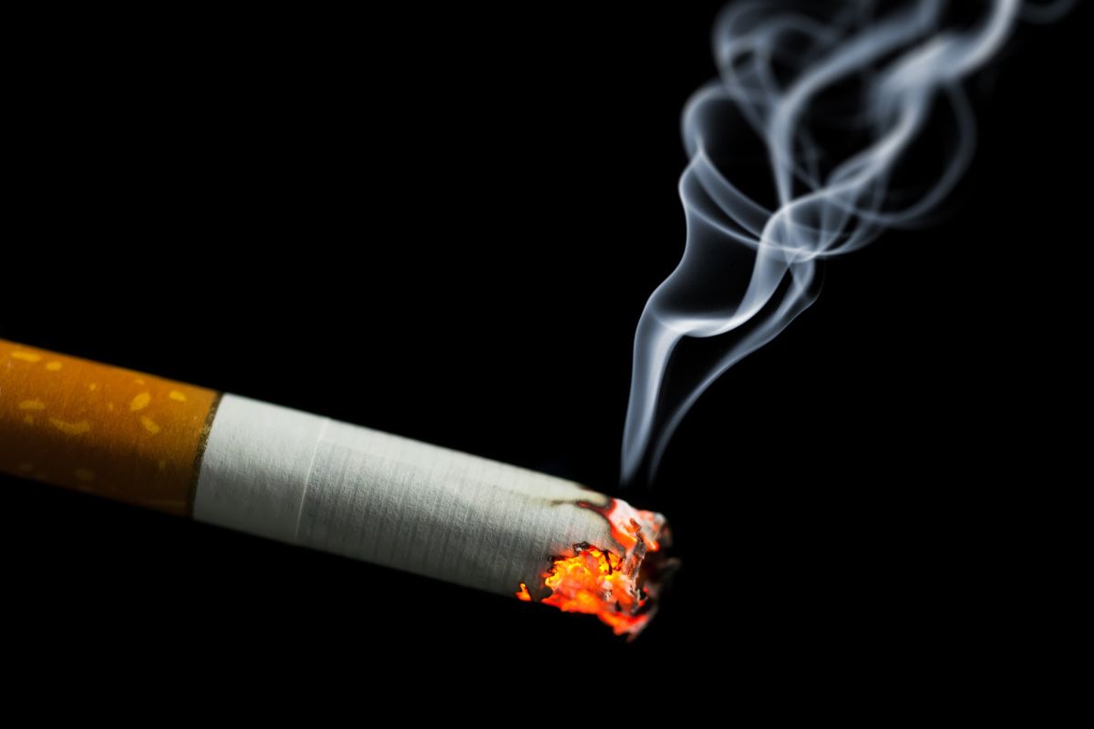 La causa por la que hay riesgo de contagio de Covid-19 al fumar