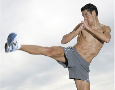 Marca abdominales de una patada