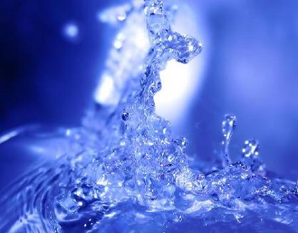 Mitos y verdades del agua que bebes