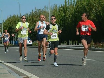 Cómo hacer un buen calentamiento antes de una carrera