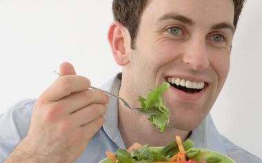 8 trucos para no pasarte comiendo 8 trucos para no pasarte comiendo