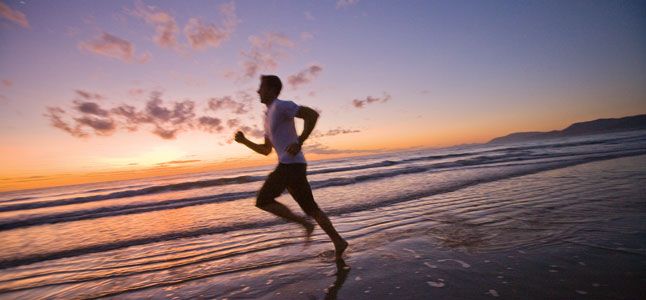 Los riesgos de correr en la playa