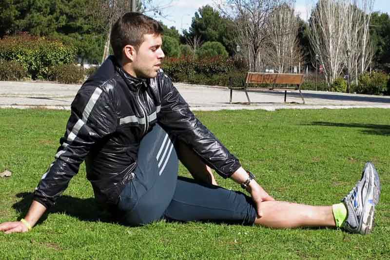 Estiramiento del piramidal para corredores