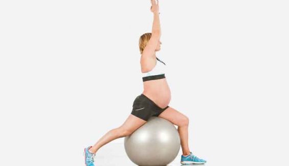 PILATES PARA EMBARAZADAS CON PELOTA PARA EL TERCER TRIMESTRE 