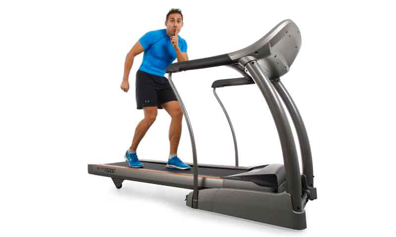 ¿Por qué hay que correr en cinta en silencio?