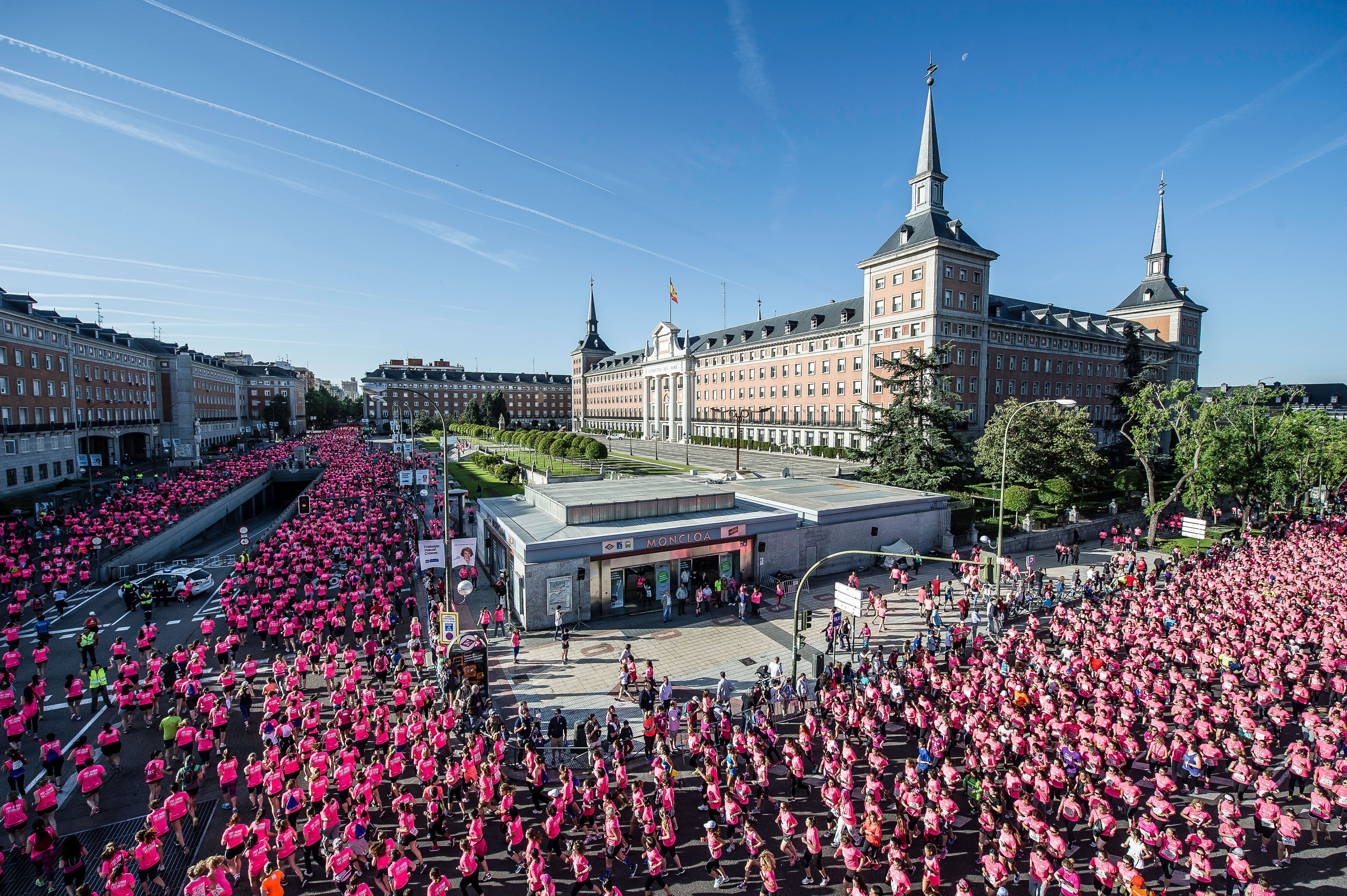 Carrera de la mujer Madrid 2015. Un año más, la marea rosa impresiona Carrera de la mujer Madrid 2015. Un año más, la marea rosa impresiona