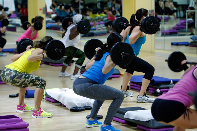 Un squat no solo es flexionar rodillas y cadera