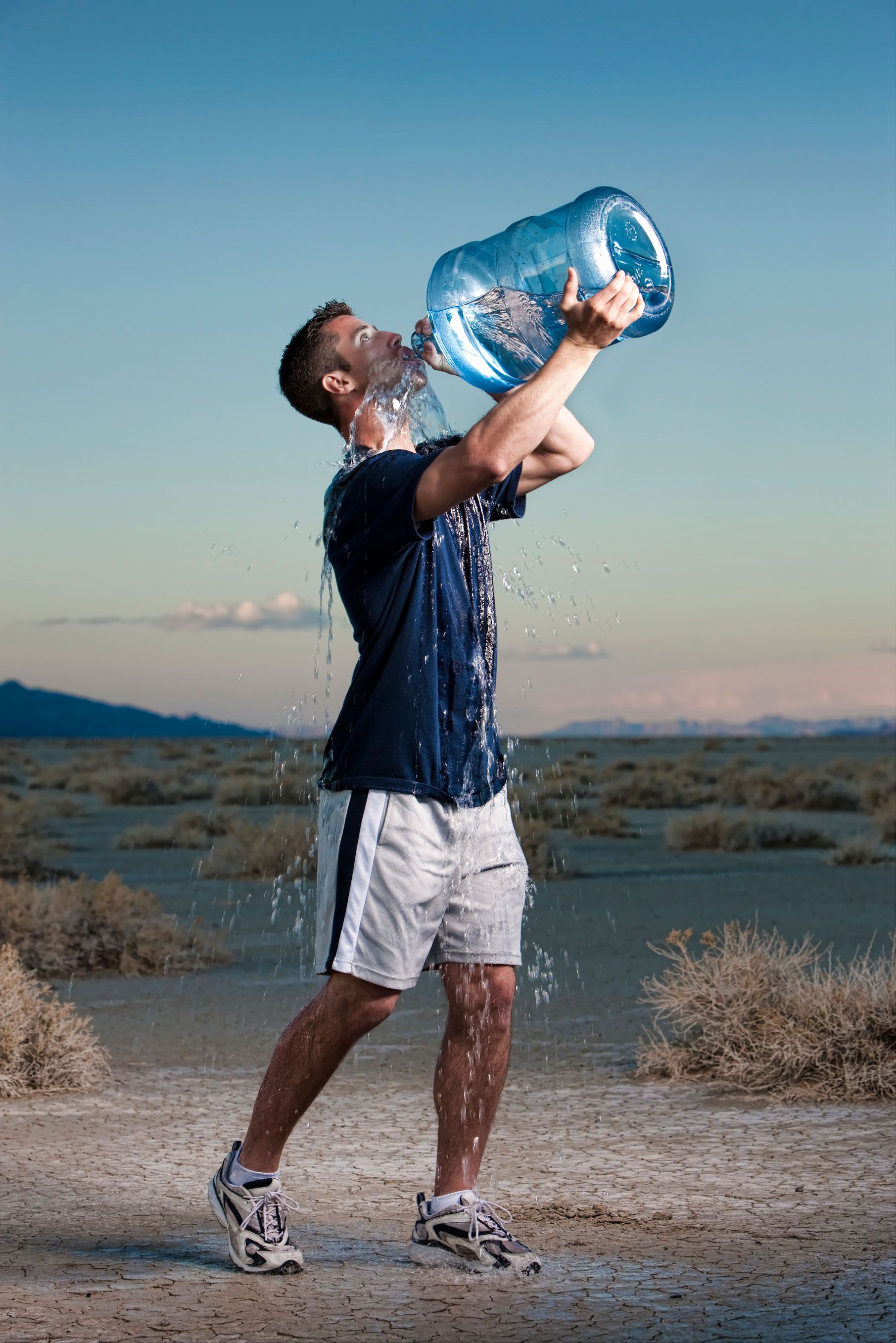 ¿Es peligroso beber mucha agua durante el ejercicio? Hablando de hiponatremia. ¿Es peligroso beber mucha agua durante el ejercicio? Hablando de hiponatremia.