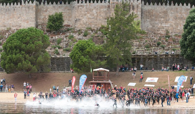 Baiona celebra su primer Vertiatlón solidario