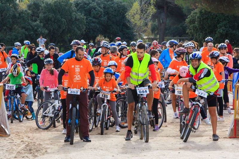 Pedaladas de solidaridad: vuelve la marcha Pedales de ilusión 2015