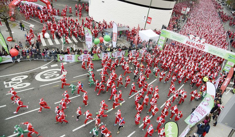 ¡Miles de fotos gratis de la Carrera de Papá Noel 2015!
