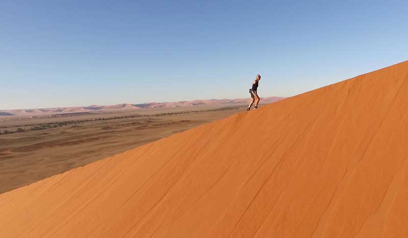 Mil kilómetros corriendo por el desierto de Namibia: la crónica de la Princesa del Desierto