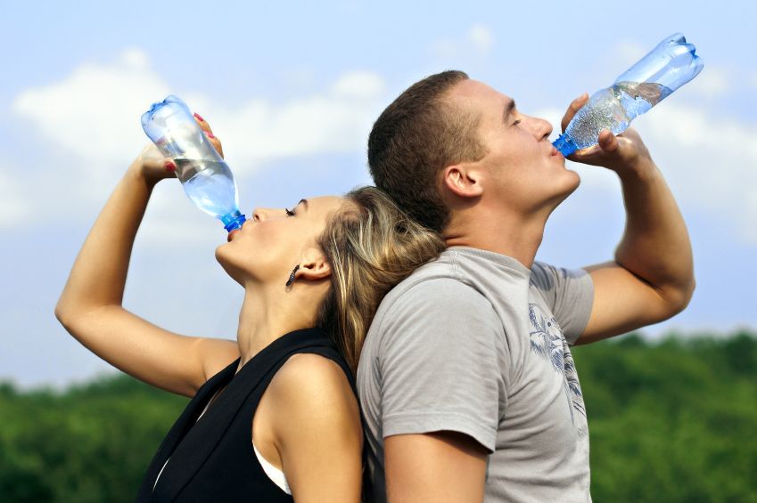 El agua, la hidratación y sus mitos en nutrición deportiva
