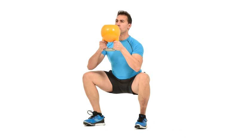 Entrena todo tu cuerpo con una kettlebell: circuito inicial