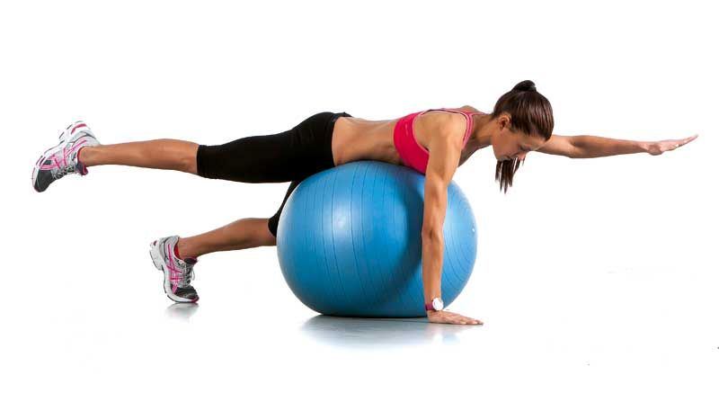 El ejercicio más seguro e intenso para trabajar lumbares... ¡con fitnessball!