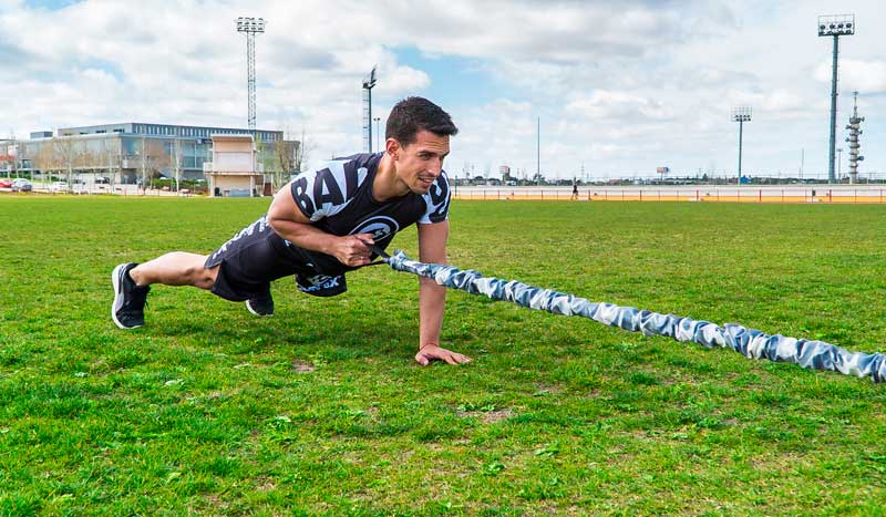 Entrenamiento elástico-dinámico con gomas para ganar fuerza e hipertrofia