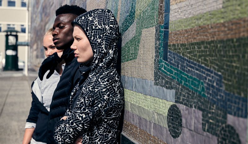¡Sobrecarga "abstracta" de movimiento! La nueva colección para corredores Nike x Rostarr
