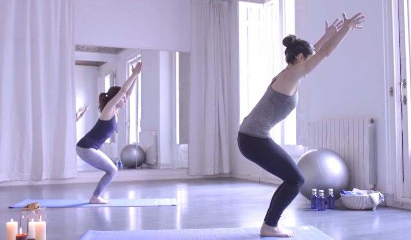 Postura de la silla. Utkatasana