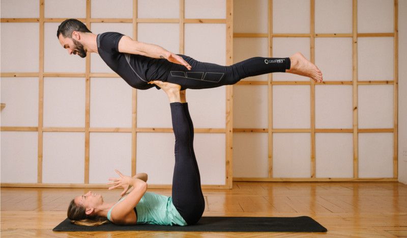 Acroyoga: posturas fáciles