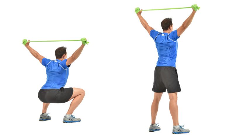 La sentadilla para fortalecer tu espalda, ¡con tensor!