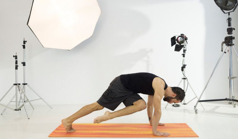 Yoga para trabajar tus abdominales y proteger tus lumbares