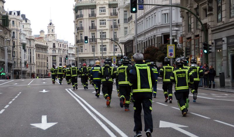 Cinco mil corredores en la VI Carrera Iberdrola Bomberos de Madrid