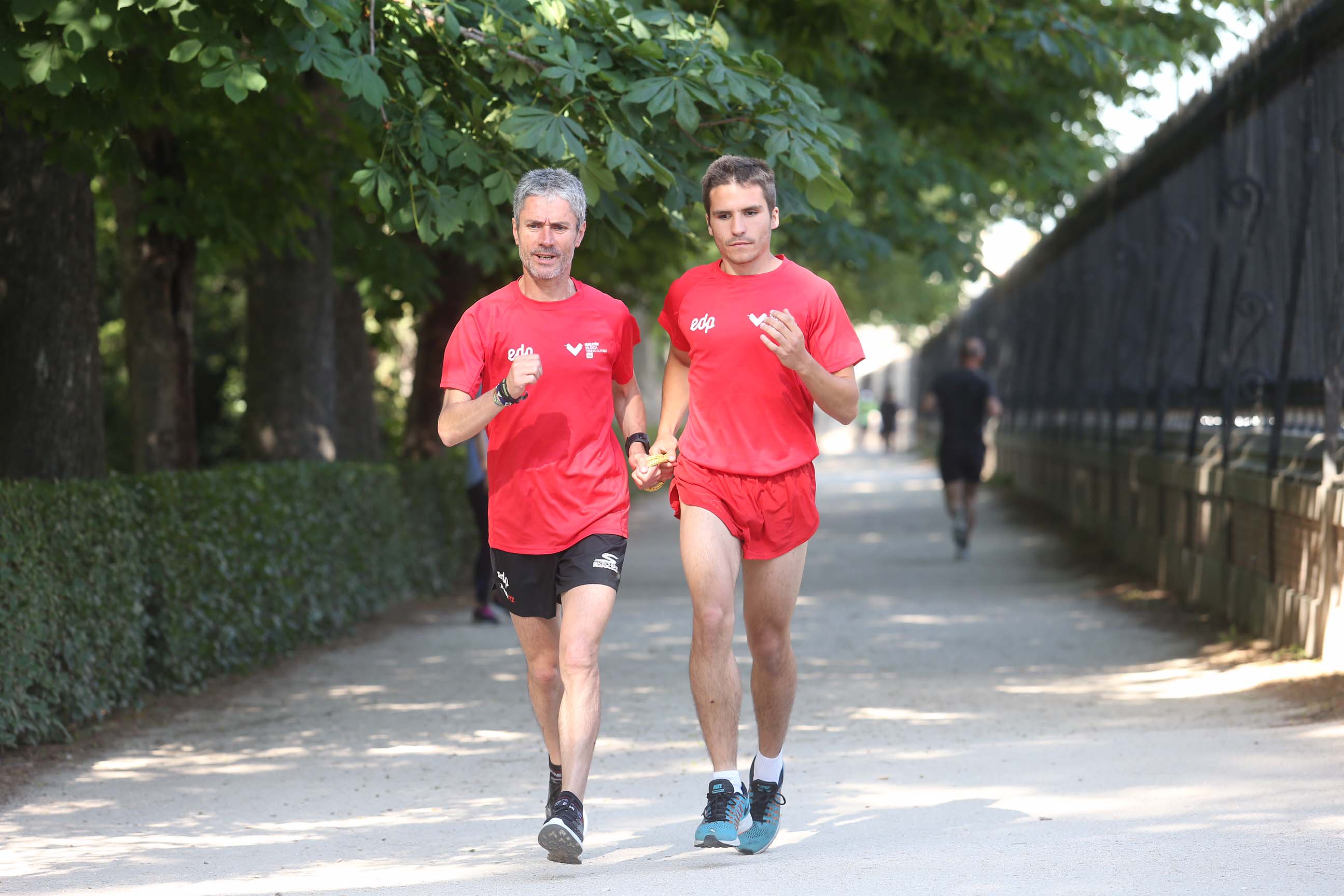"Comparte tu energía", el proyecto pionero para ayudar a correr a las personas con discapacidad visual