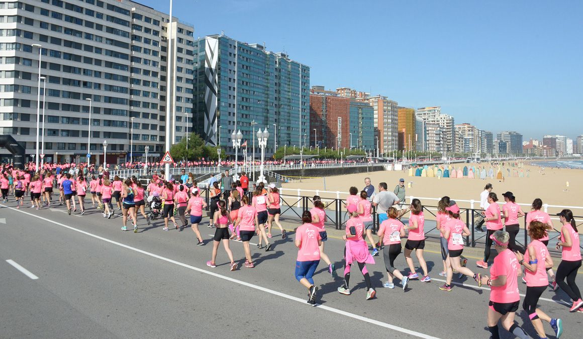Las mejores imágenes de la Carrera de la Mujer de Gijón y sus 8.000 corredoras
