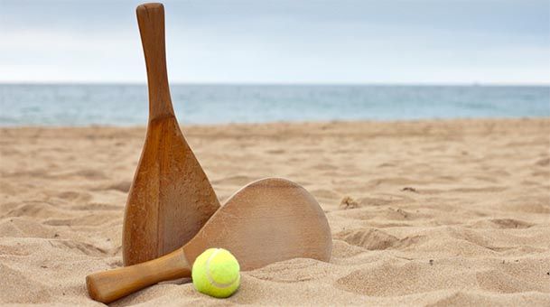 Hasta 750 euros de multa por jugar a las palas en la playa