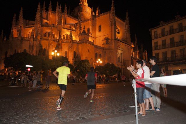 La carrera nocturna de Segovia