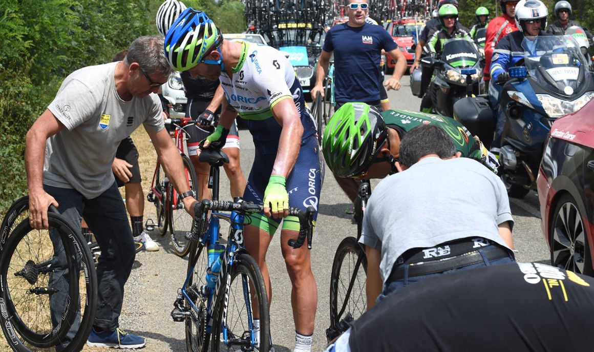 La asistencia mecánica en las carreras ciclistas