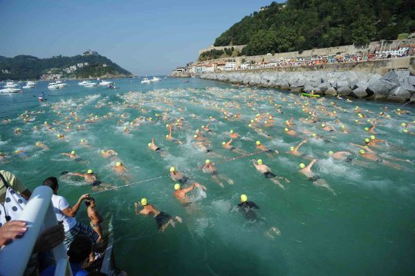 Escápate a nadar una travesía a San Sebastián