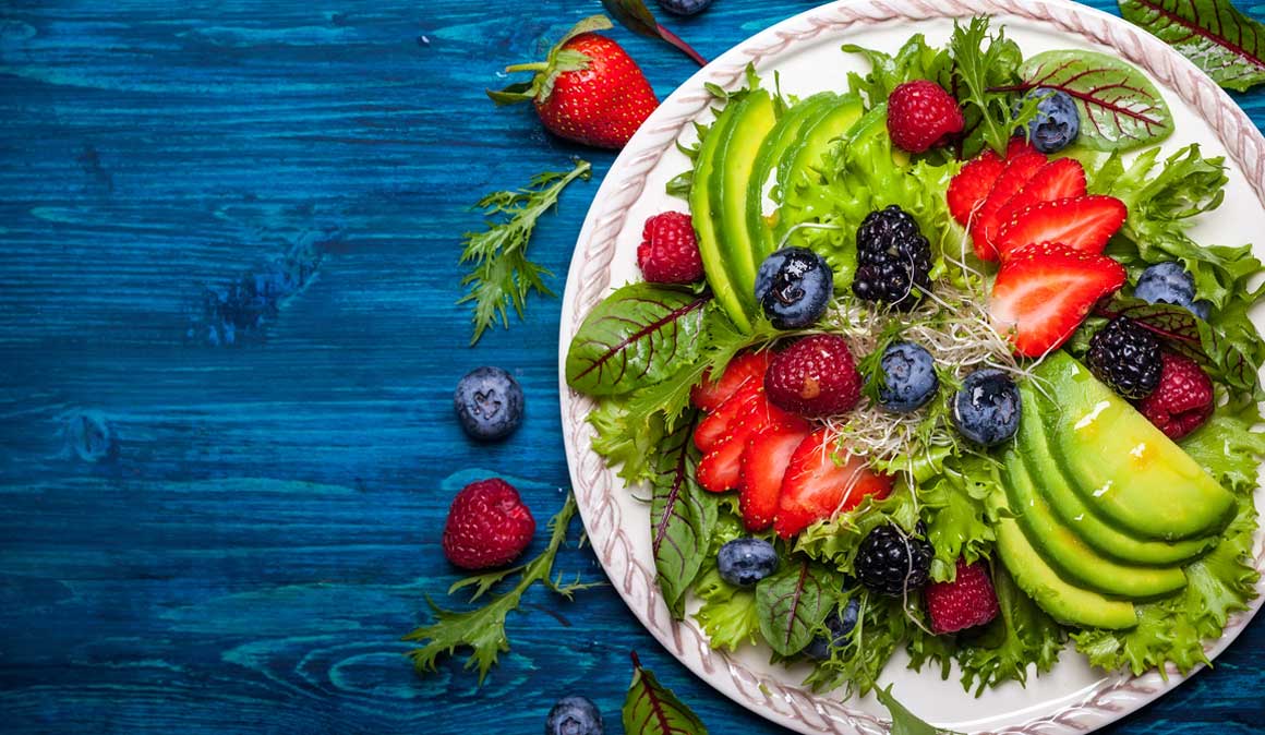 Los 6 alimentos imprescindibles para tu salud este verano
