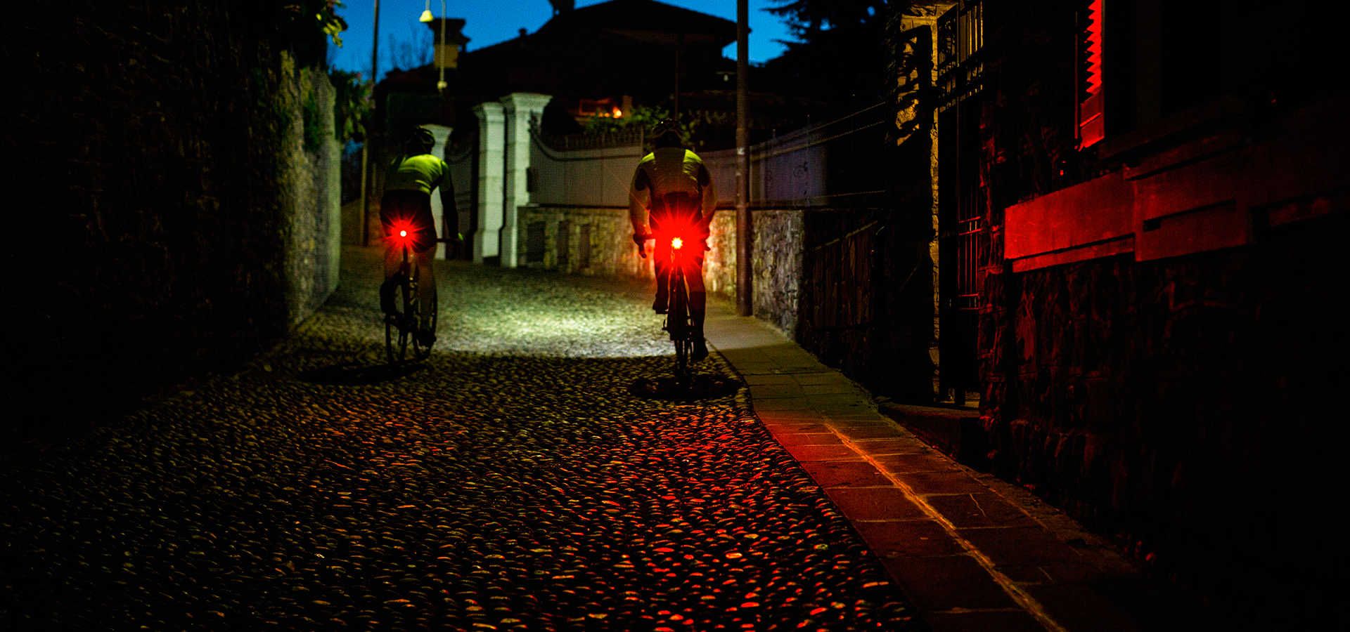 La luz que te hace visible en bici a 1'5 km