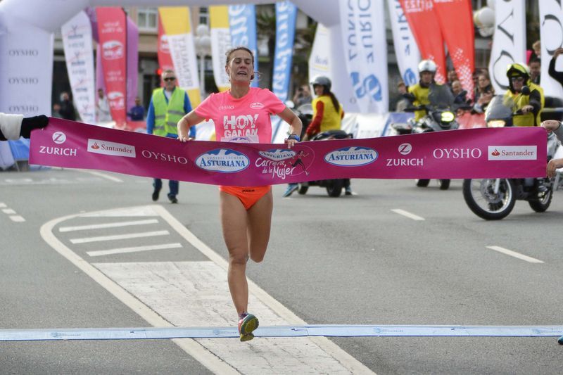 7.000 mujeres forman una gran marea rosa en A Coruña