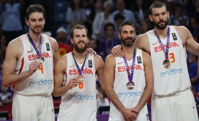 España gana el bronce en el adiós de Navarro