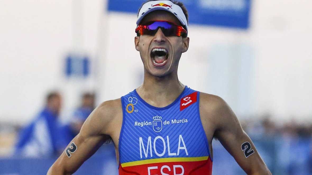 Mario Mola revalida su título de campeón del mundo