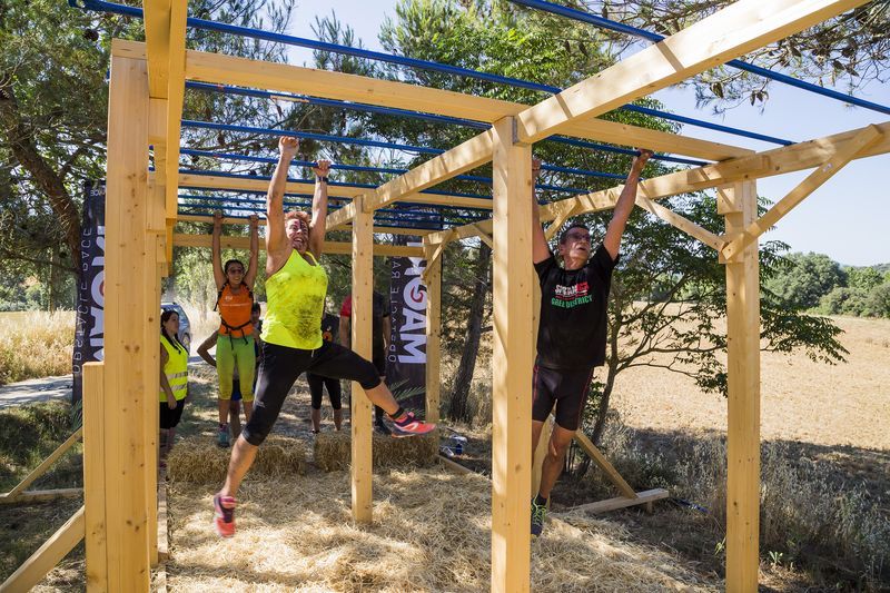 ¿Qué pasas si mezclas el crossfit y las carreras de obstáculos?