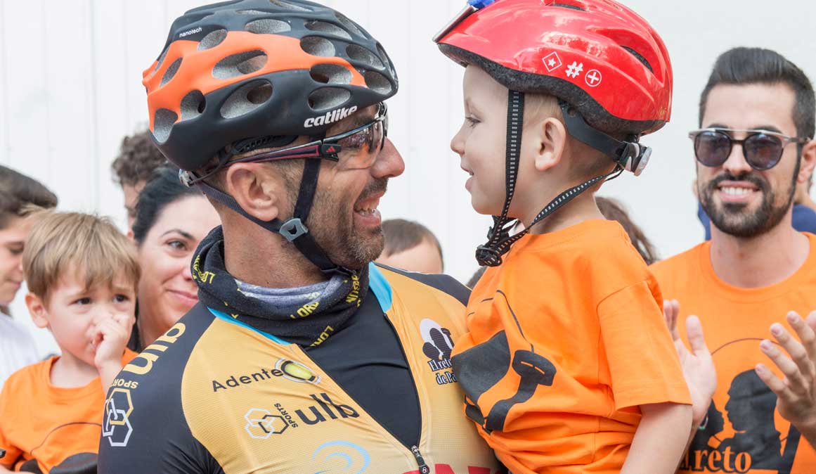 650 km pedaleando contra el cáncer infantil